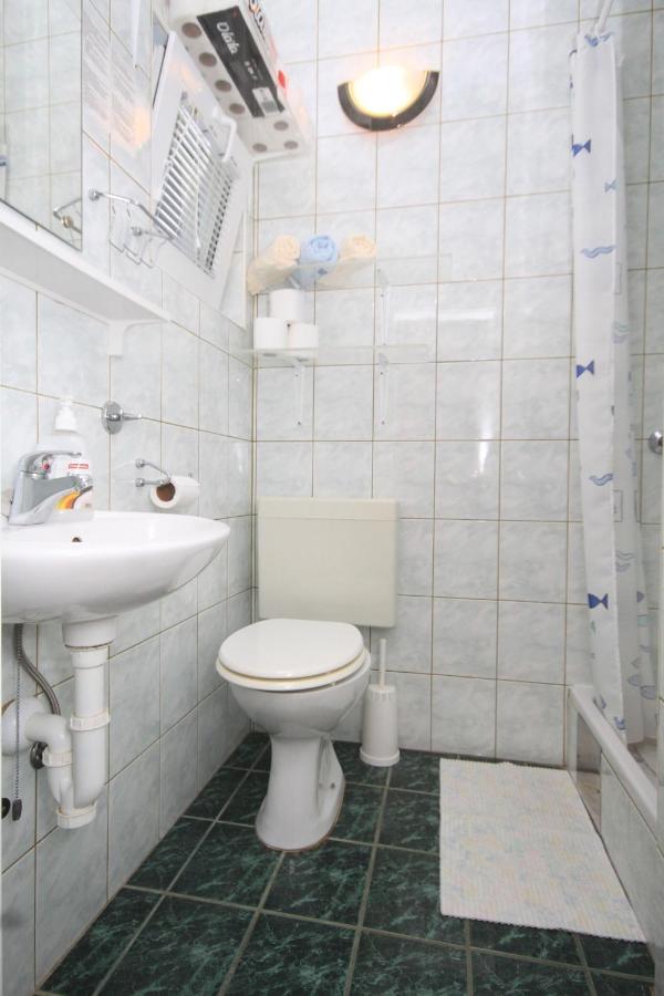 Apartments With A Parking Space Preko, Ugljan - 8224 מראה חיצוני תמונה