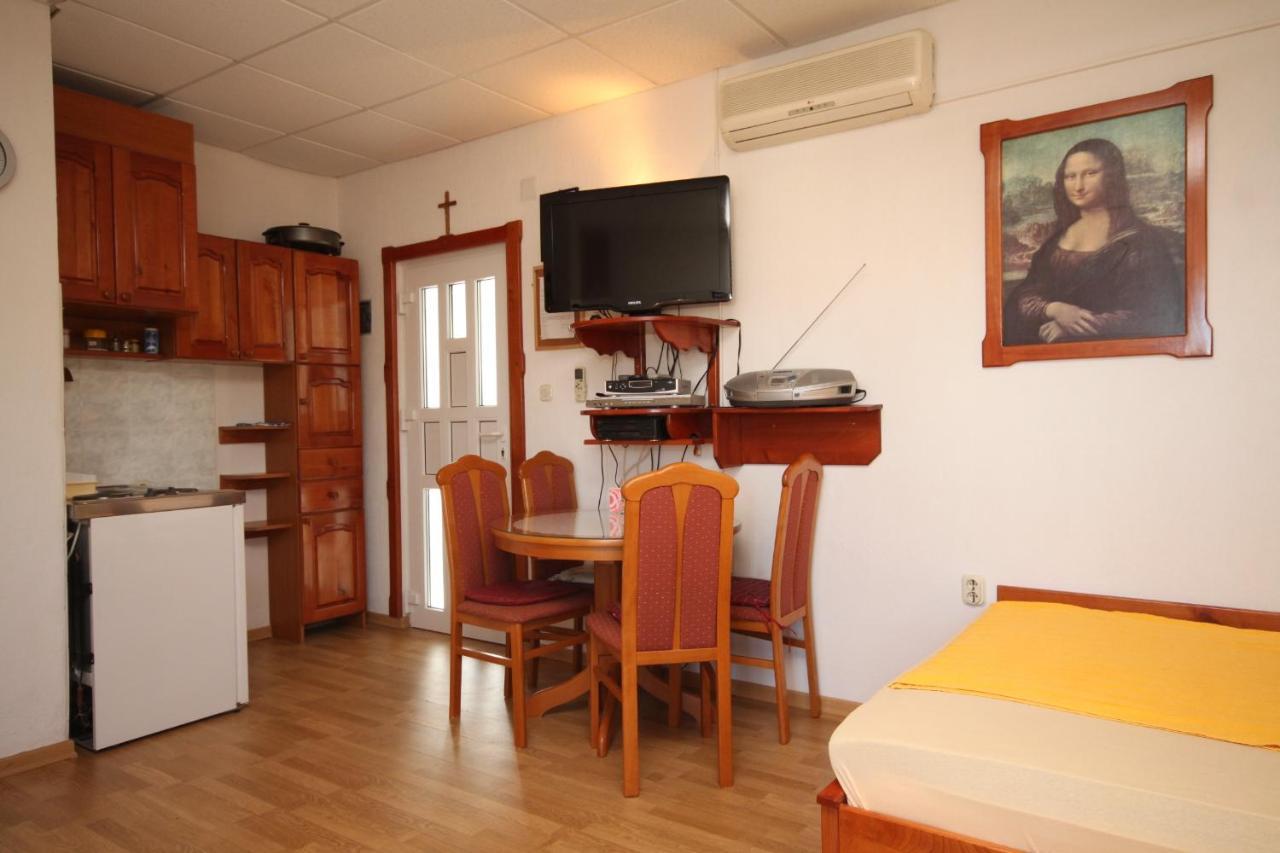 Apartments With A Parking Space Preko, Ugljan - 8224 מראה חיצוני תמונה
